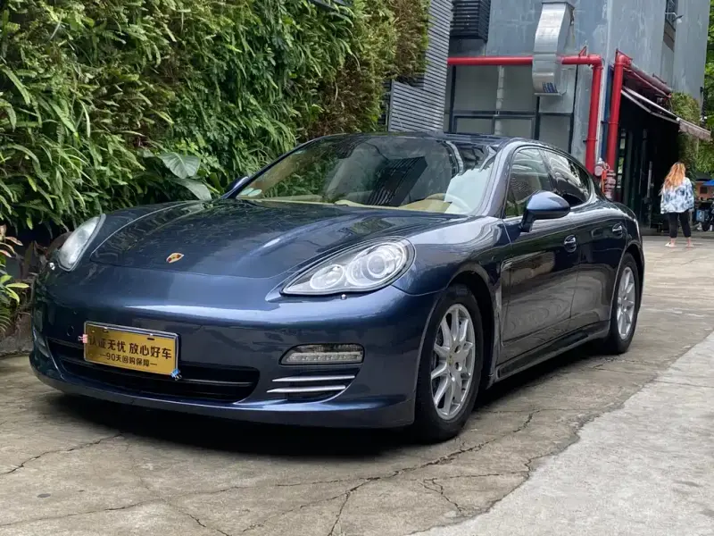 Porsche Panamera, 2011