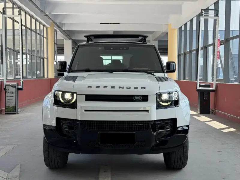 Land Rover Defender, 2023