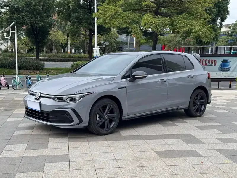 Volkswagen Golf, 2024