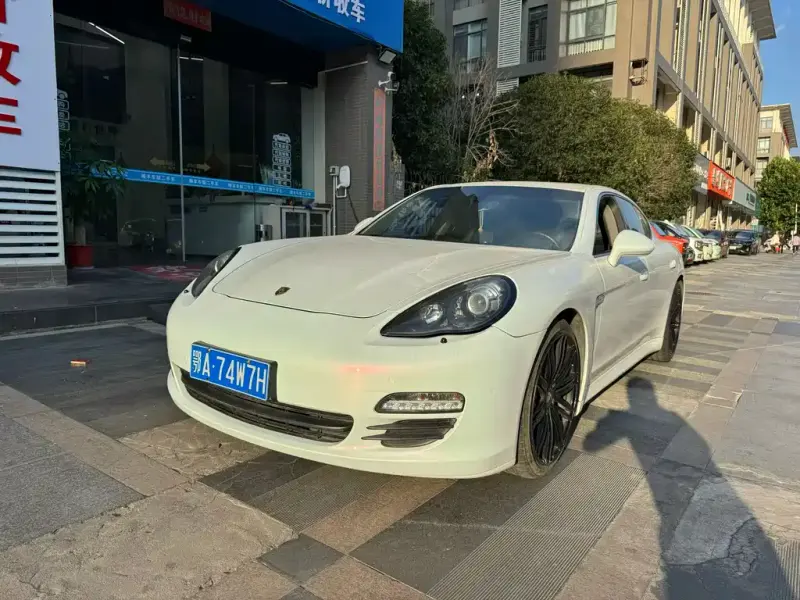 Porsche Panamera, 2013