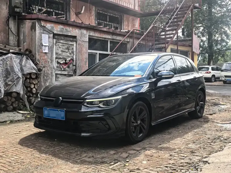 Volkswagen Golf, 2022