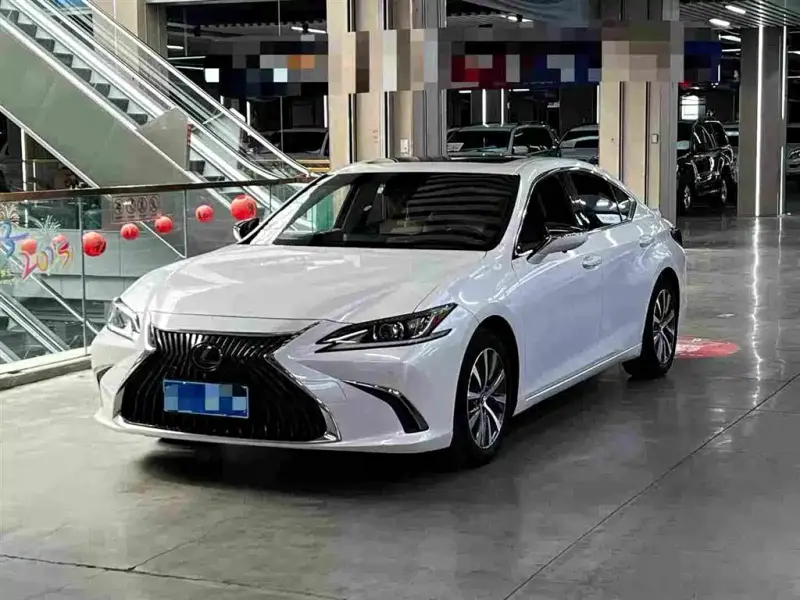 Lexus ES, 2018