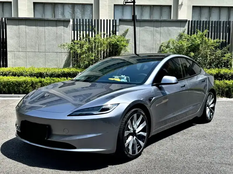 Tesla Model 3, 2025
