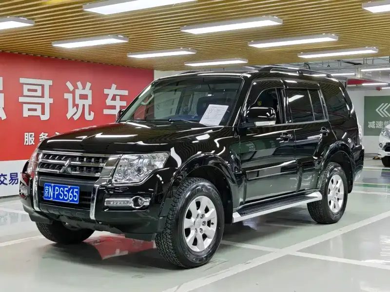 Mitsubishi Pajero (Import), 2019