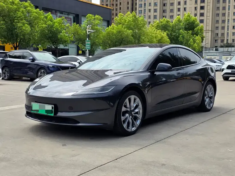 Tesla Model 3, 2024