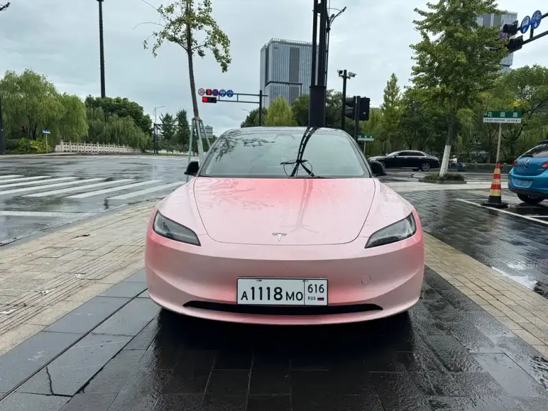 Tesla Model 3, 2024