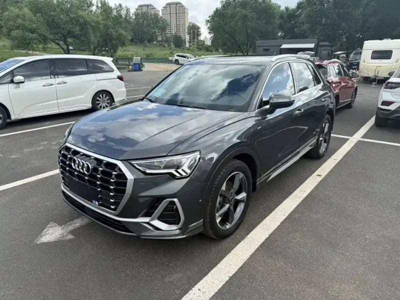 Audi Q3, 2022