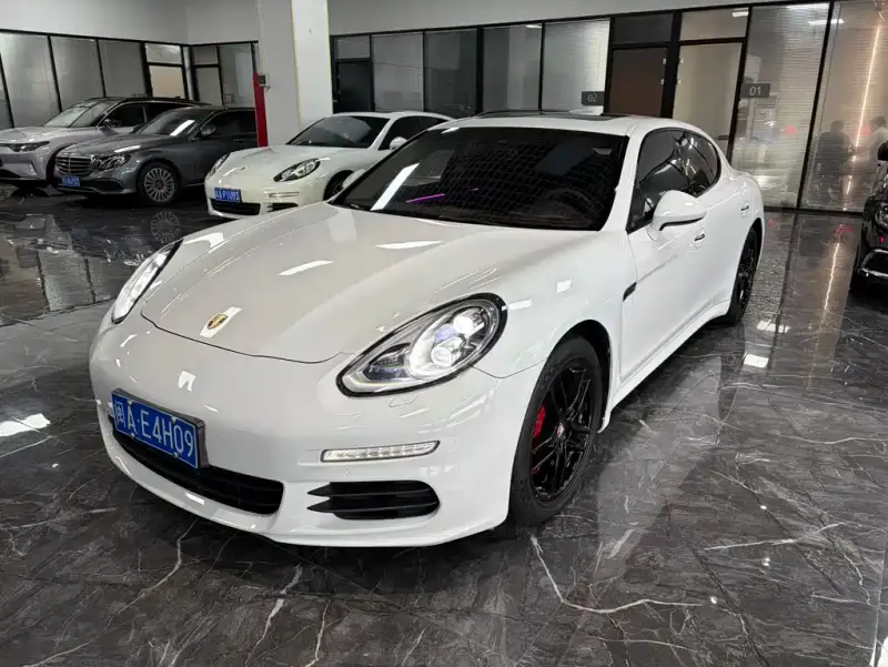 Porsche Panamera, 2016