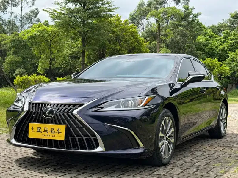 Lexus ES, 2024