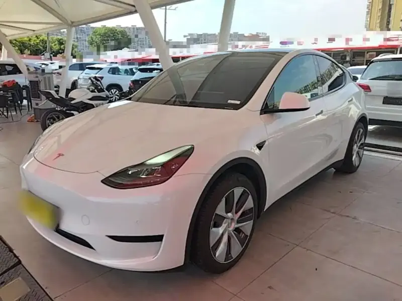 Tesla Model Y, 2023