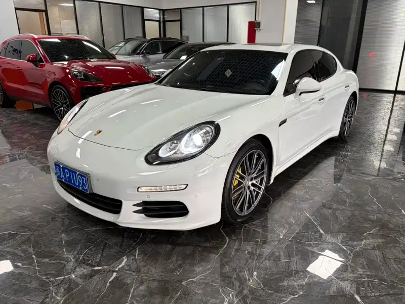 Porsche Panamera, 2016