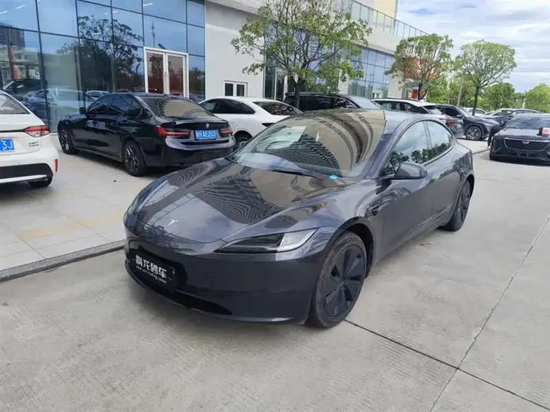 Tesla Model 3, 2024