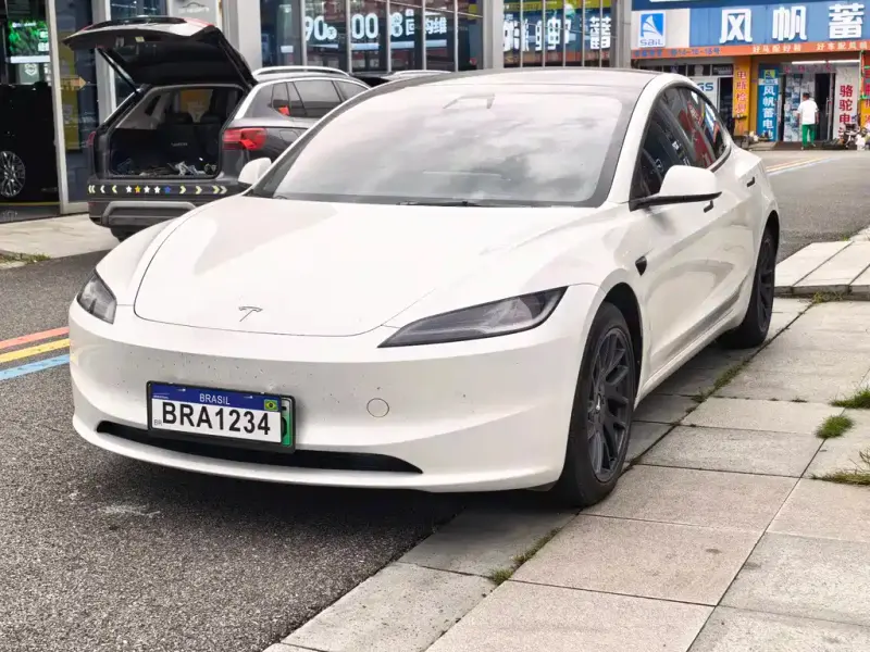 Tesla Model 3, 2024