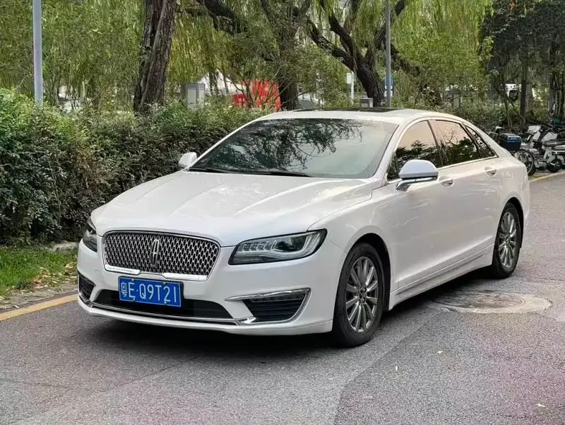 Lincoln MKZ, 2021