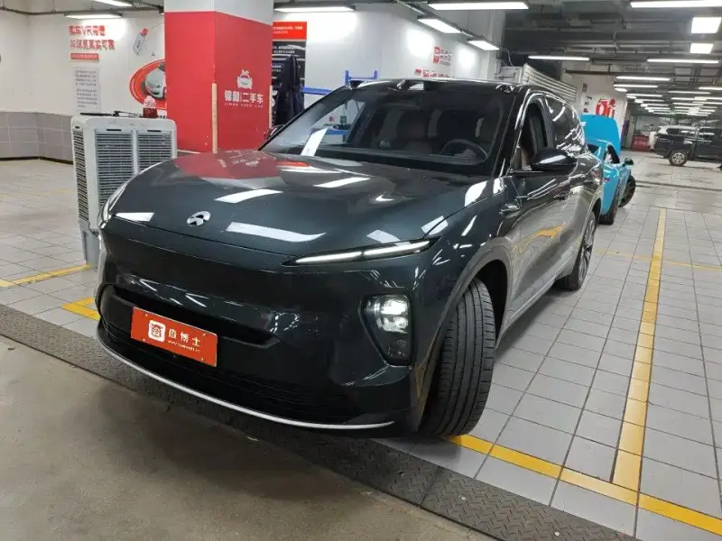 NIO ES8, 2025