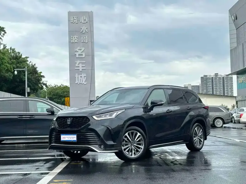 Toyota Crown Kluger, 2025