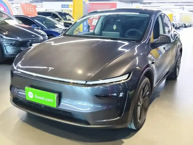 Tesla Model Y, 2025