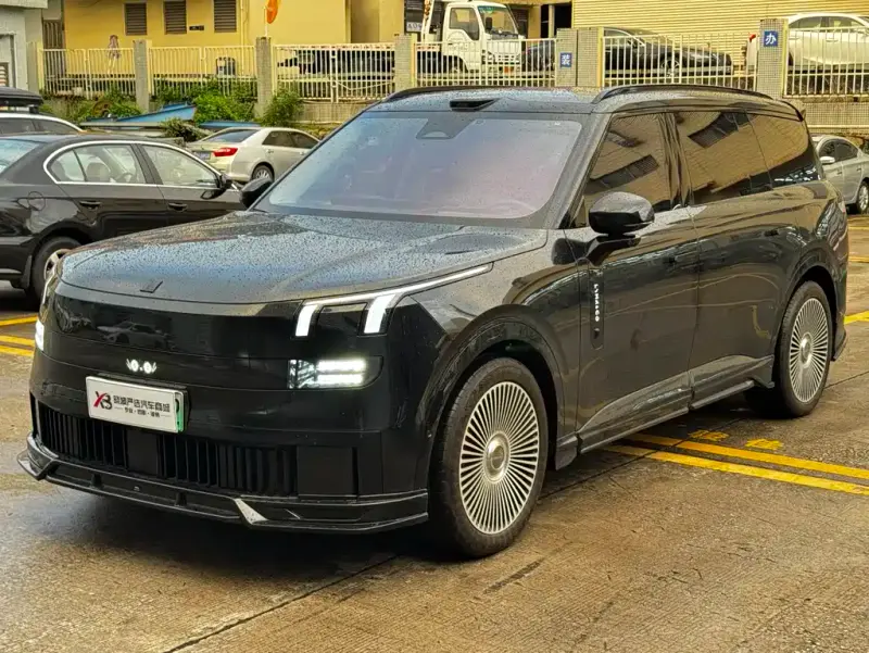 Lynk & Co 900, 2025