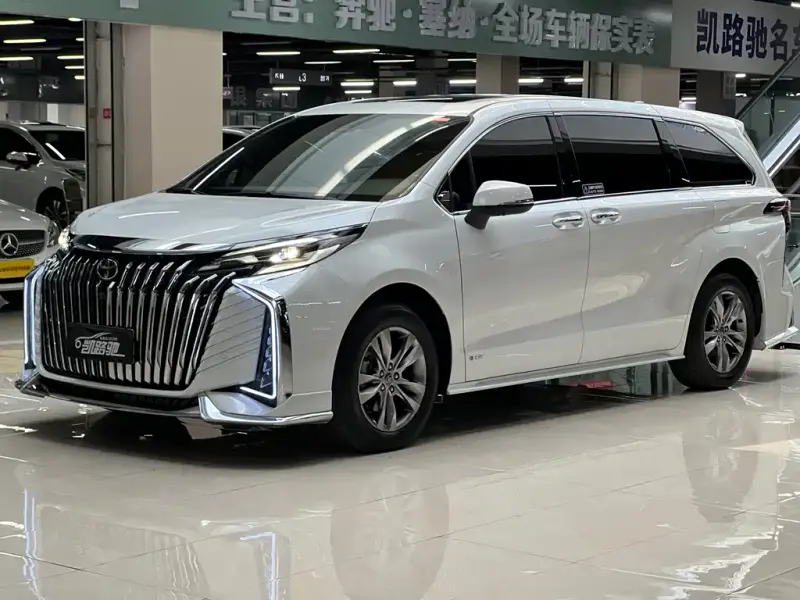Toyota Sienna, 2024