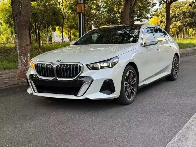 BMW 5 Series, 2025