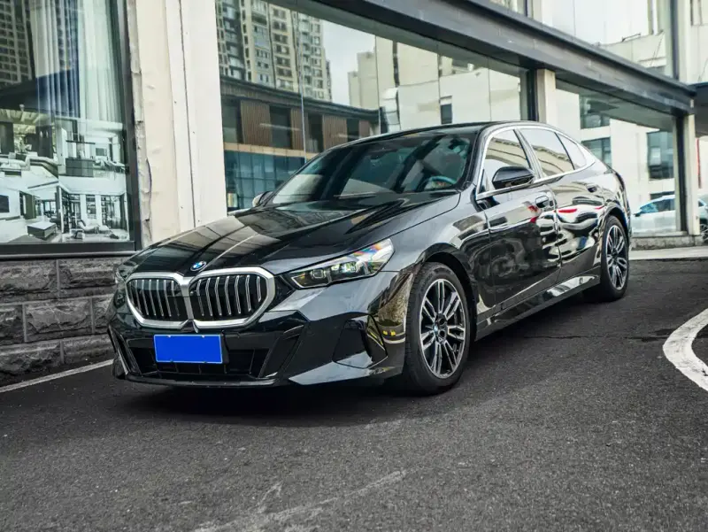 BMW 5 Series, 2026