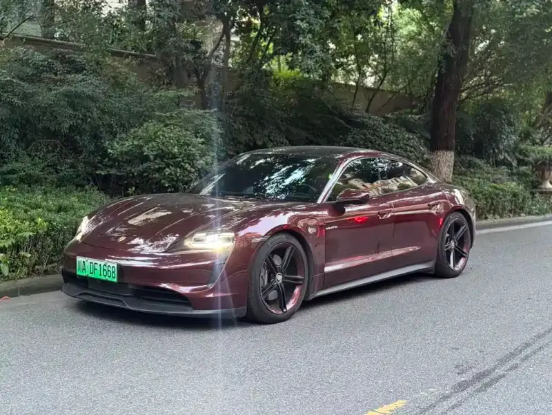 Porsche Taycan, 2021
