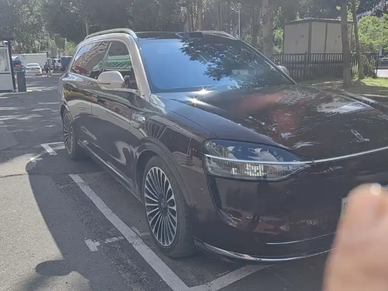 AITO M9, 2025