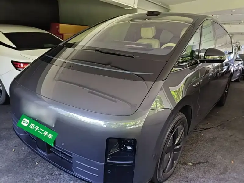 Li Auto Li MEGA, 2025