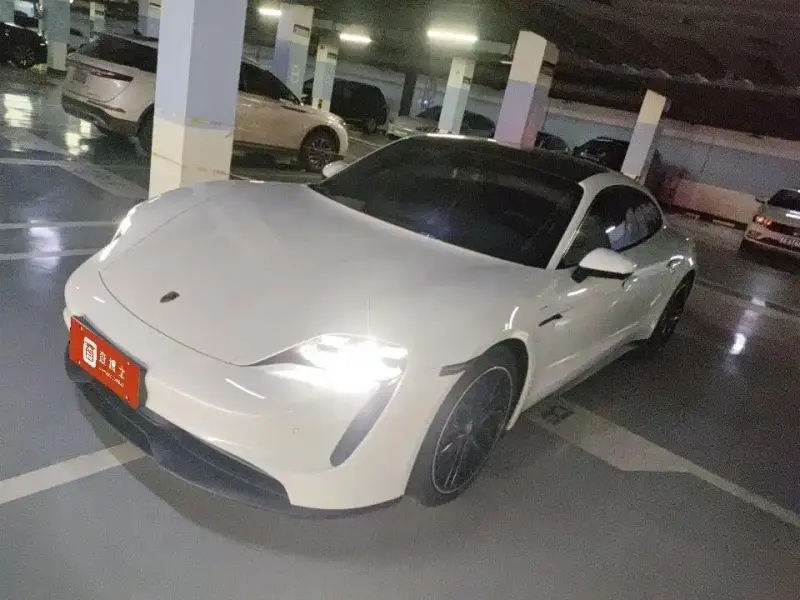 Porsche Taycan, 2022