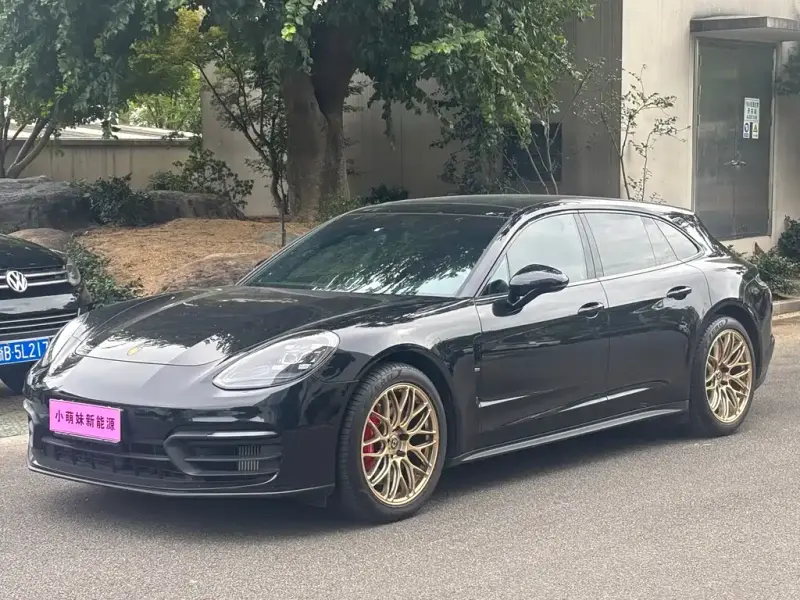 Porsche Panamera, 2022