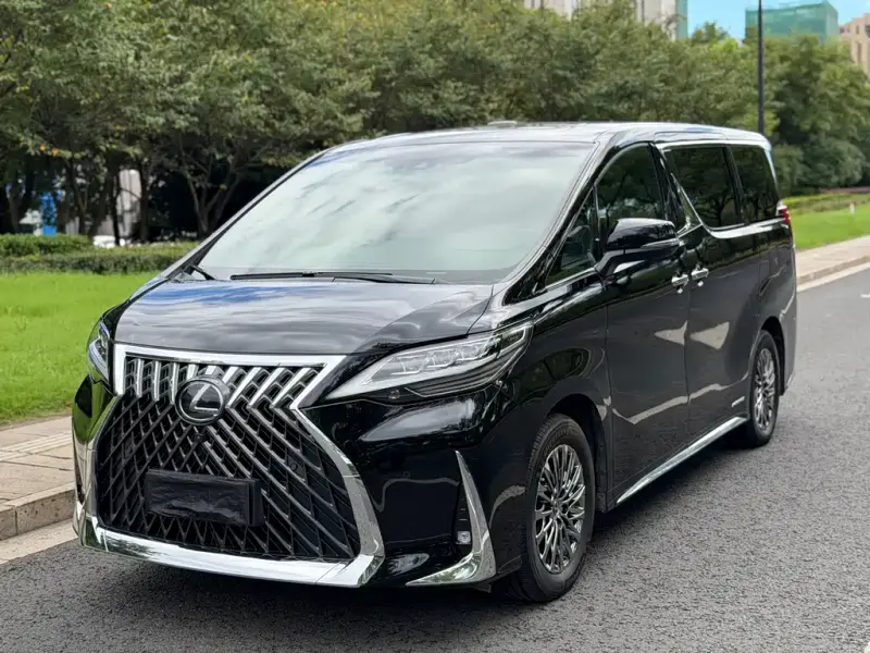 Lexus LM, 2023