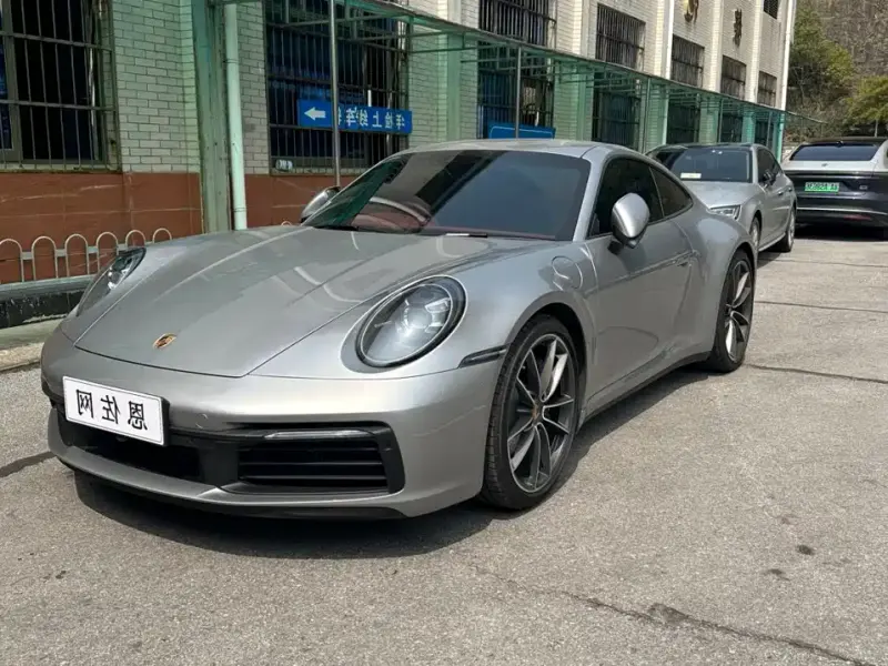 Porsche 911, 2024