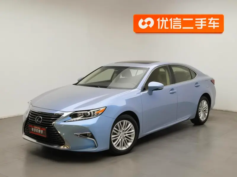 Lexus ES, 2015