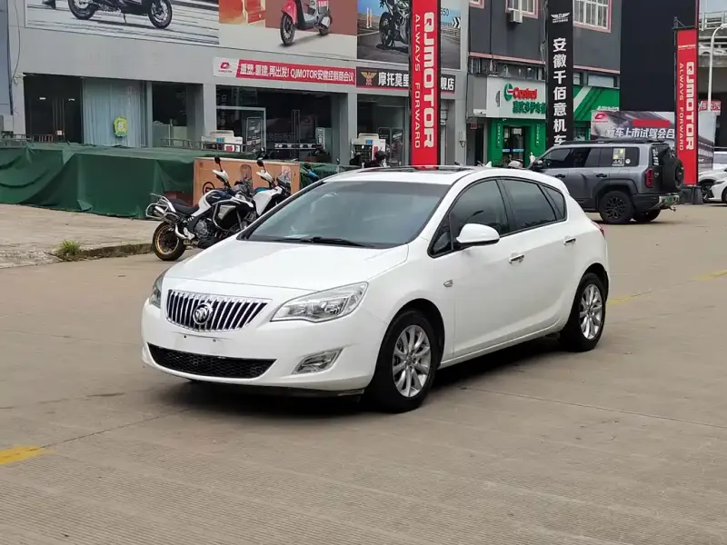 Buick Excelle, 2015