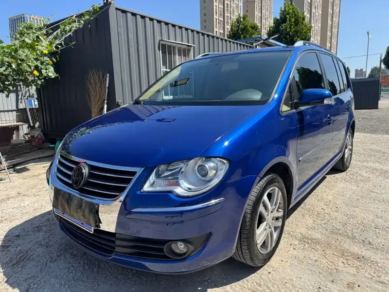 Volkswagen Touran, 2010
