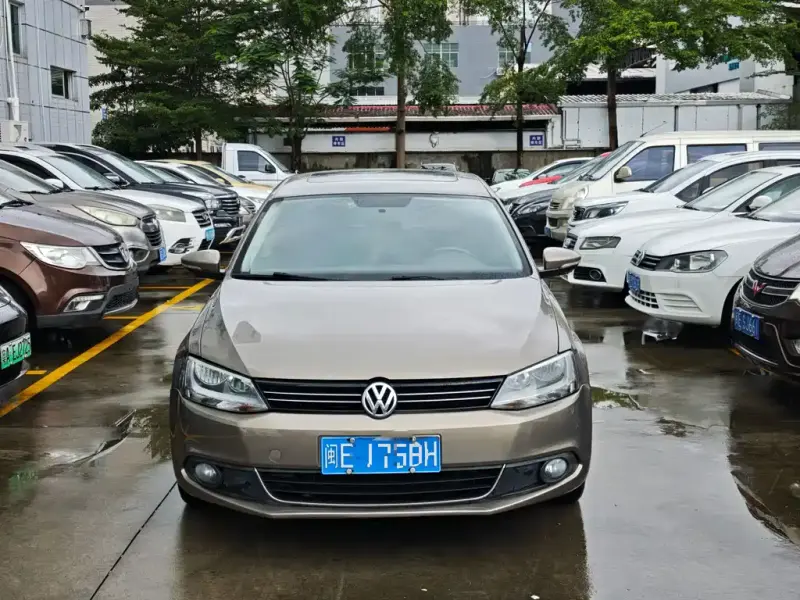 Volkswagen Sagitar, 2014