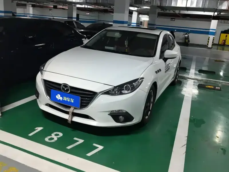 Mazda 3 Axela, 2015