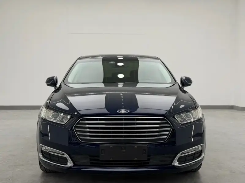 Ford Taurus, 2016