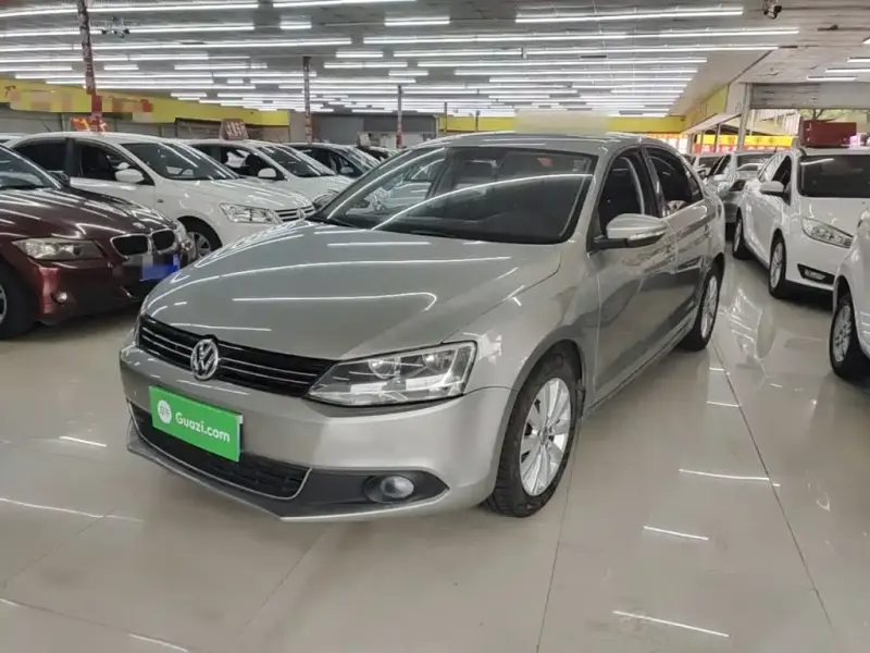 Volkswagen Sagitar, 2015