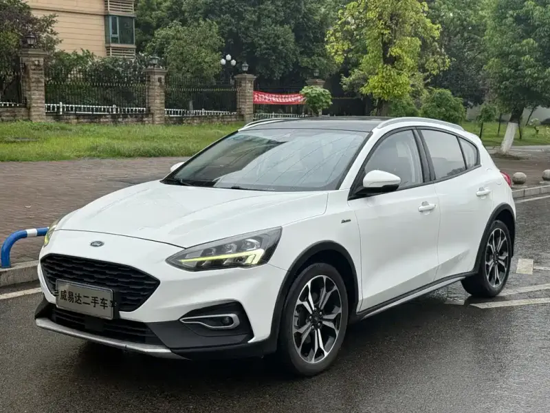 Ford Focus Active, 2020