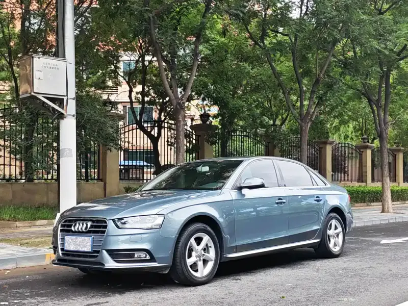 Audi A4L, 2013