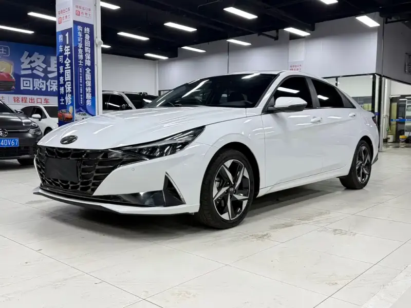 Hyundai Elantra, 2023