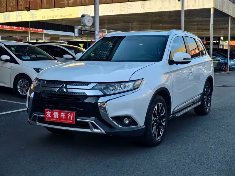 Mitsubishi Outlander, 2020