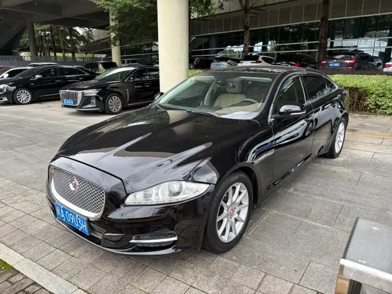 Jaguar XJ, 2015