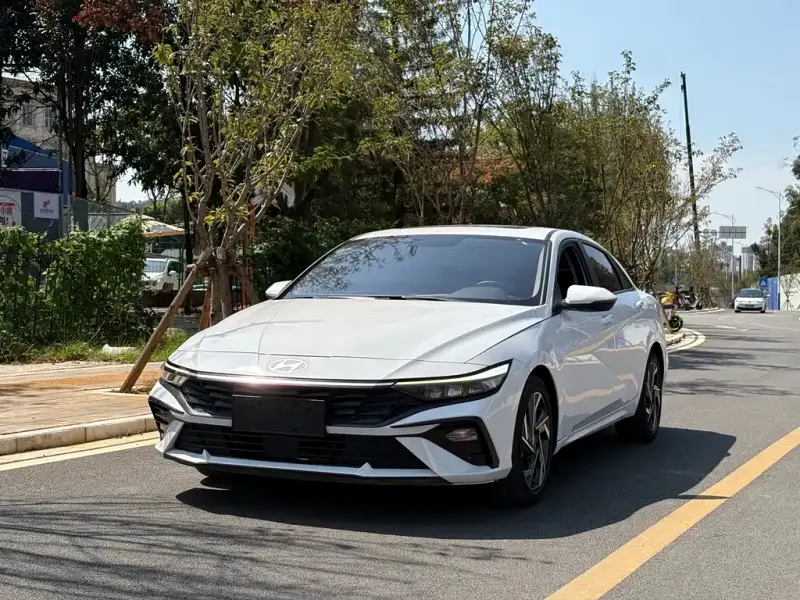 Hyundai Elantra, 2024