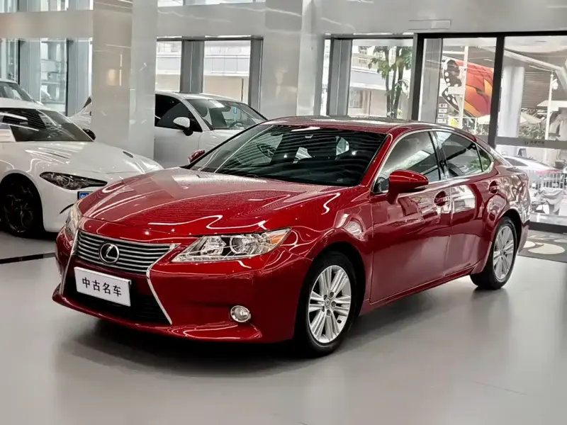 Lexus ES, 2014
