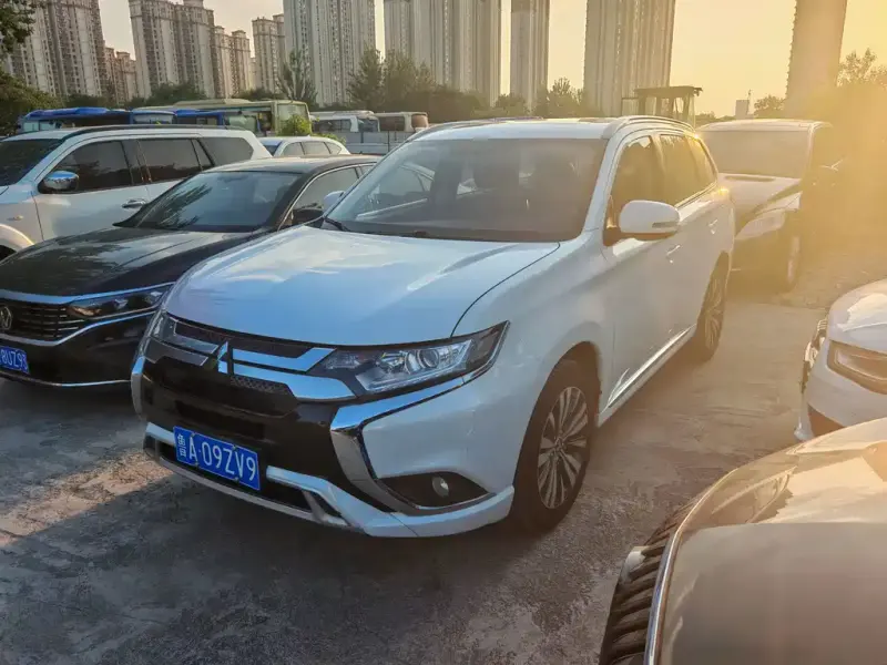 Mitsubishi Outlander, 2021