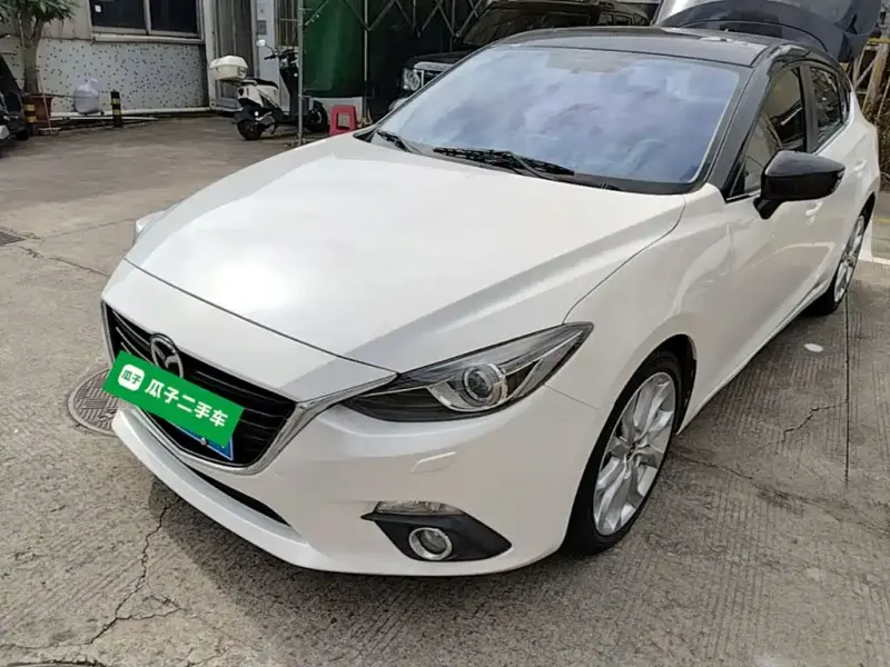 Mazda 3 Axela, 2015