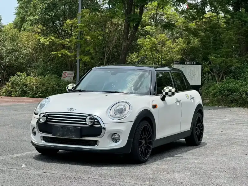 MINI Mini, 2015