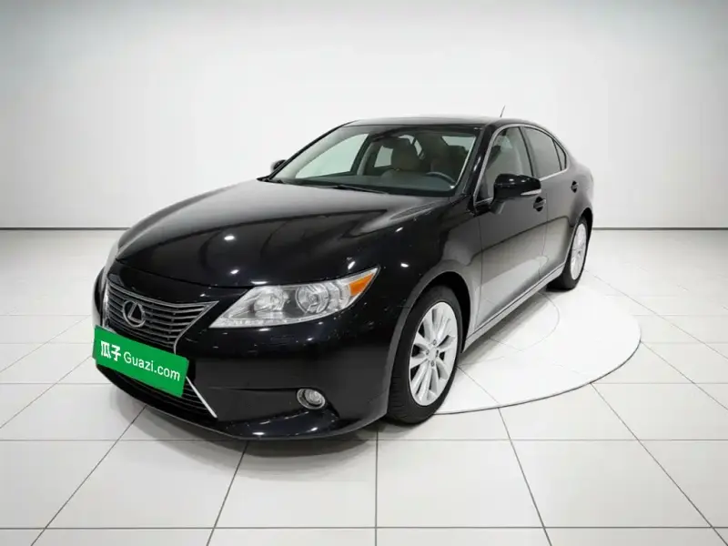 Lexus ES, 2014